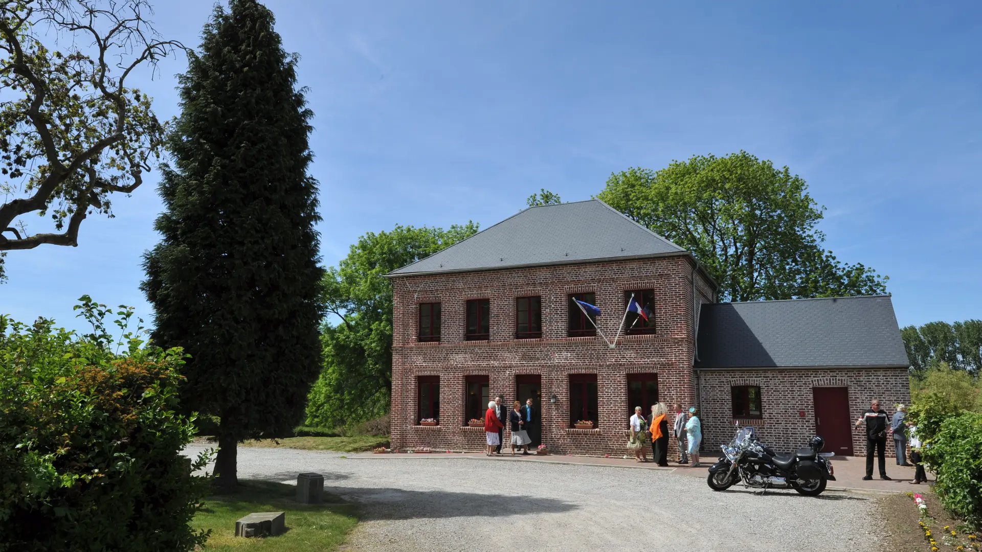 Mairie 2010 QUIESTEDE © Photo Carl - Office de Tourisme de la Région de Saint-Omer