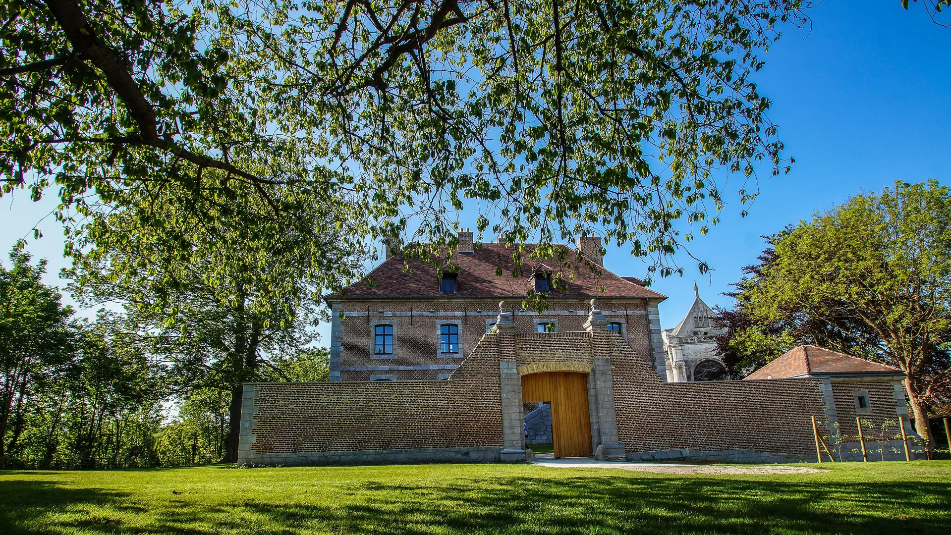 Motte Castrale SAINT-OMER © P.Hudelle, Balades en Audomarois (42)