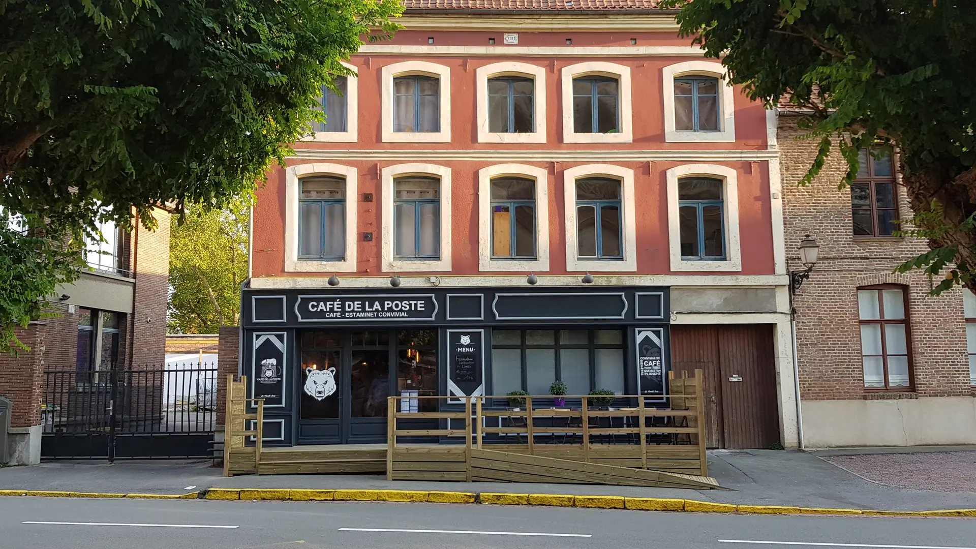 Café de la Poste - Façade