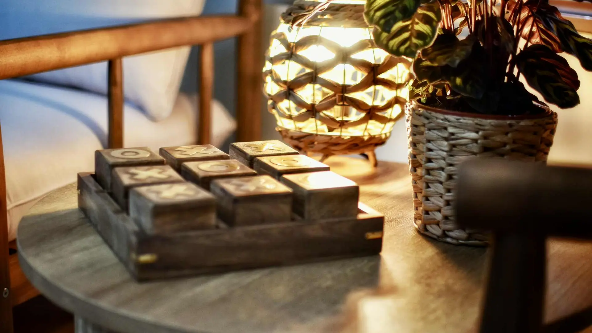 DECORATION TABLE BASSE