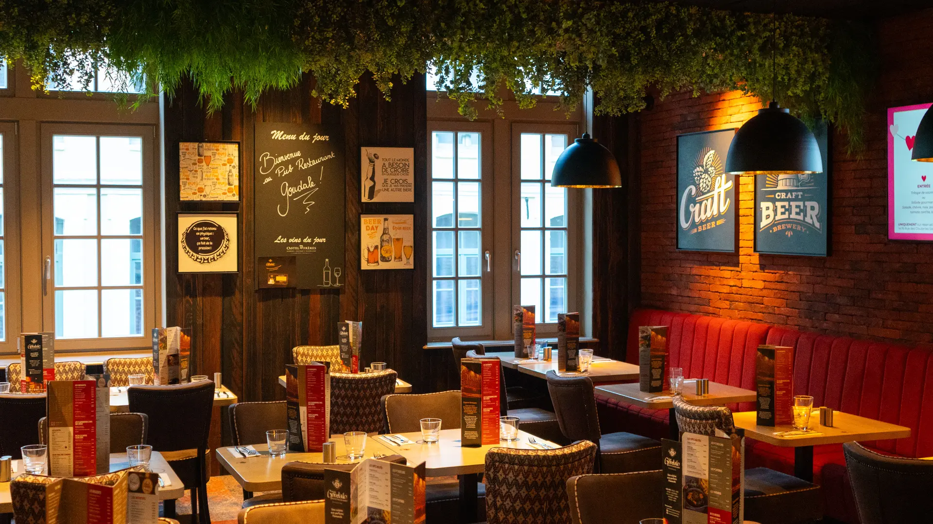 Intérieur du Pub Goudale à Saint-Omer