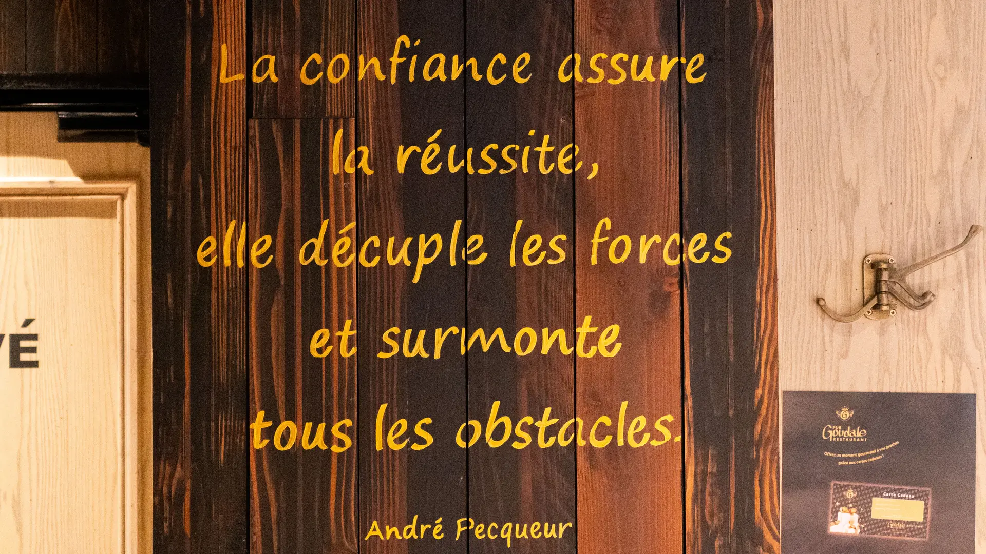 Intérieur du Pub Goudale à Saint-Omer