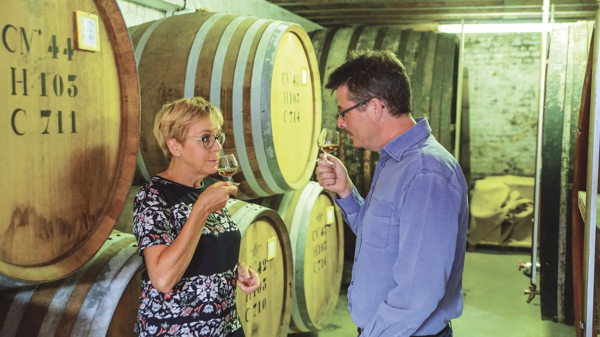 Distillerie Persyn Tonneau Groupe © P.Hudelle, Tourisme en Pays de Saint-Omer (27)