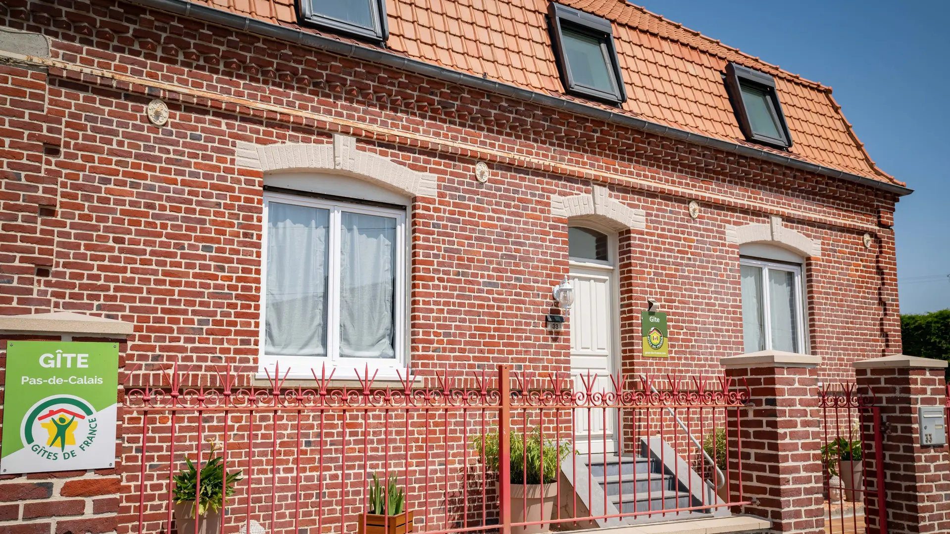 Façade Gîte a la cour carrée