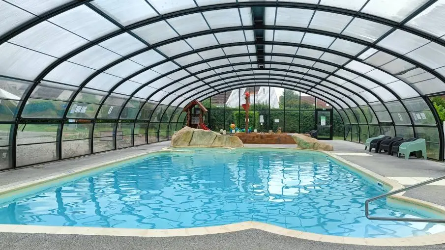 Piscine couverte et chauffée