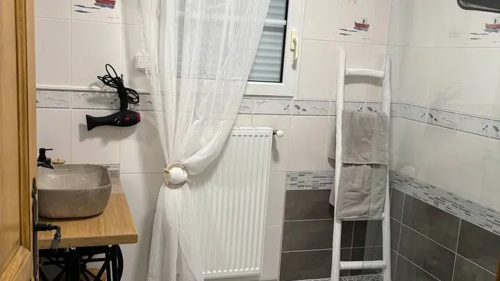 Les Rolliannes, Salle de bains