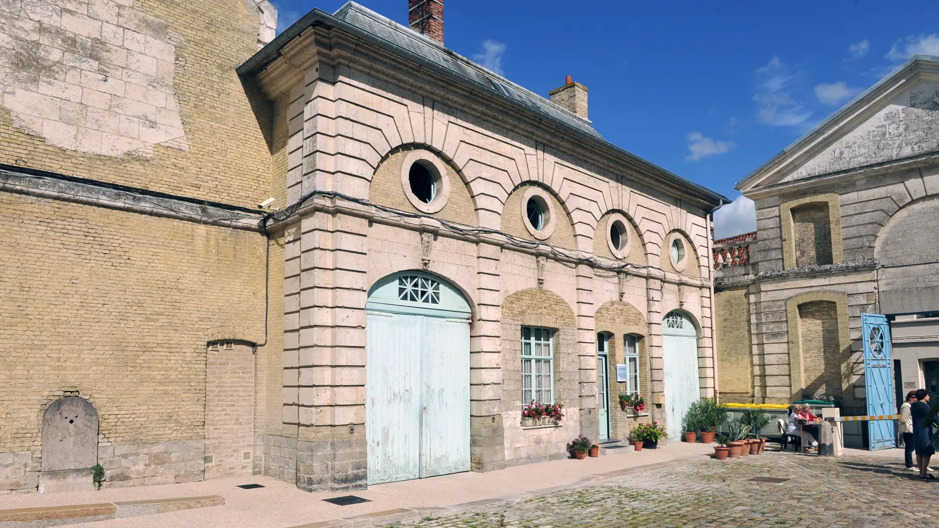 Tribunal Palais de Justice 2010 SAINT-OMER© Photo Carl - Tourisme en Pays de Saint-Omer (2)