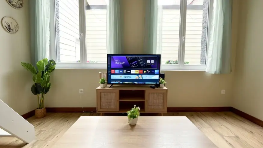 Un salon baigné de lumière naturelle pour des instants suspendus.