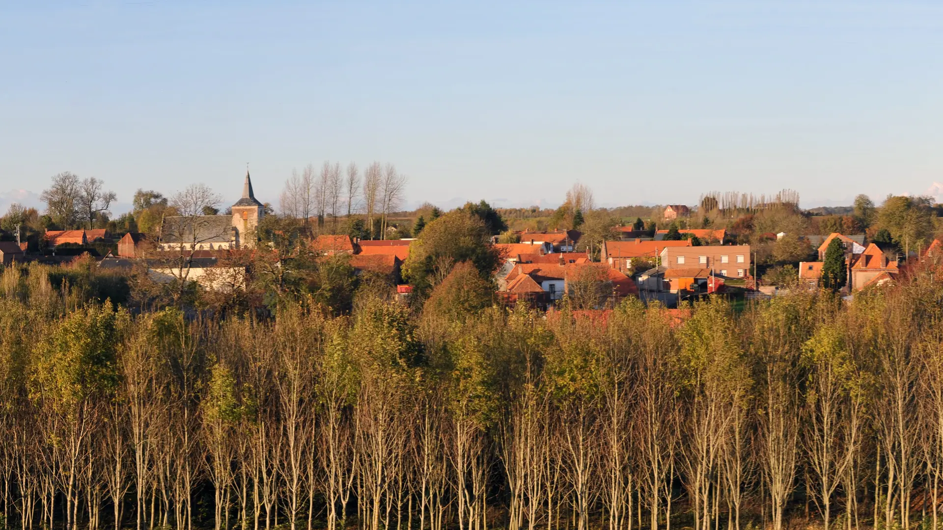 Vue village Inghem 2010 BELLINGHEM © Photo Carl - Office de Tourisme de la Région de Saint-Omer (2)