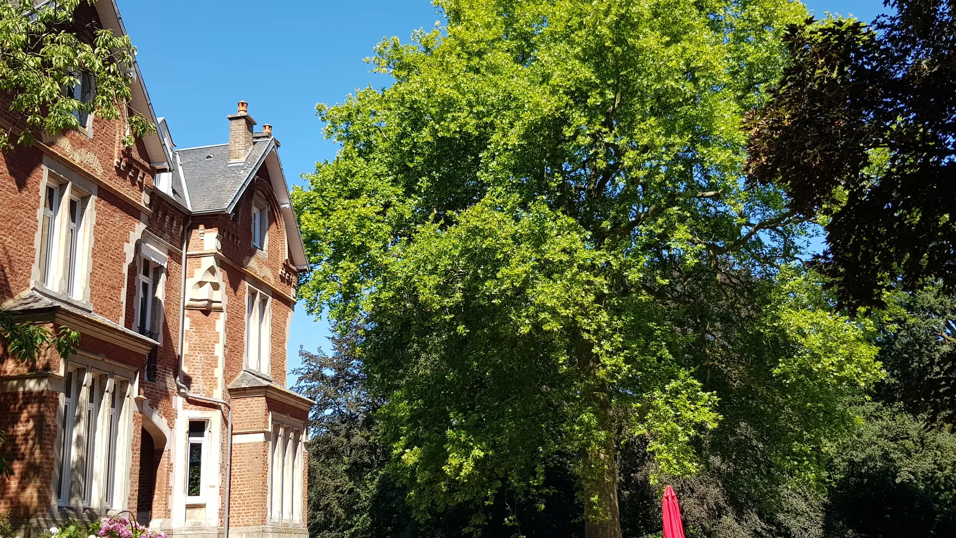 Château du Bon Plaisir, extérieur