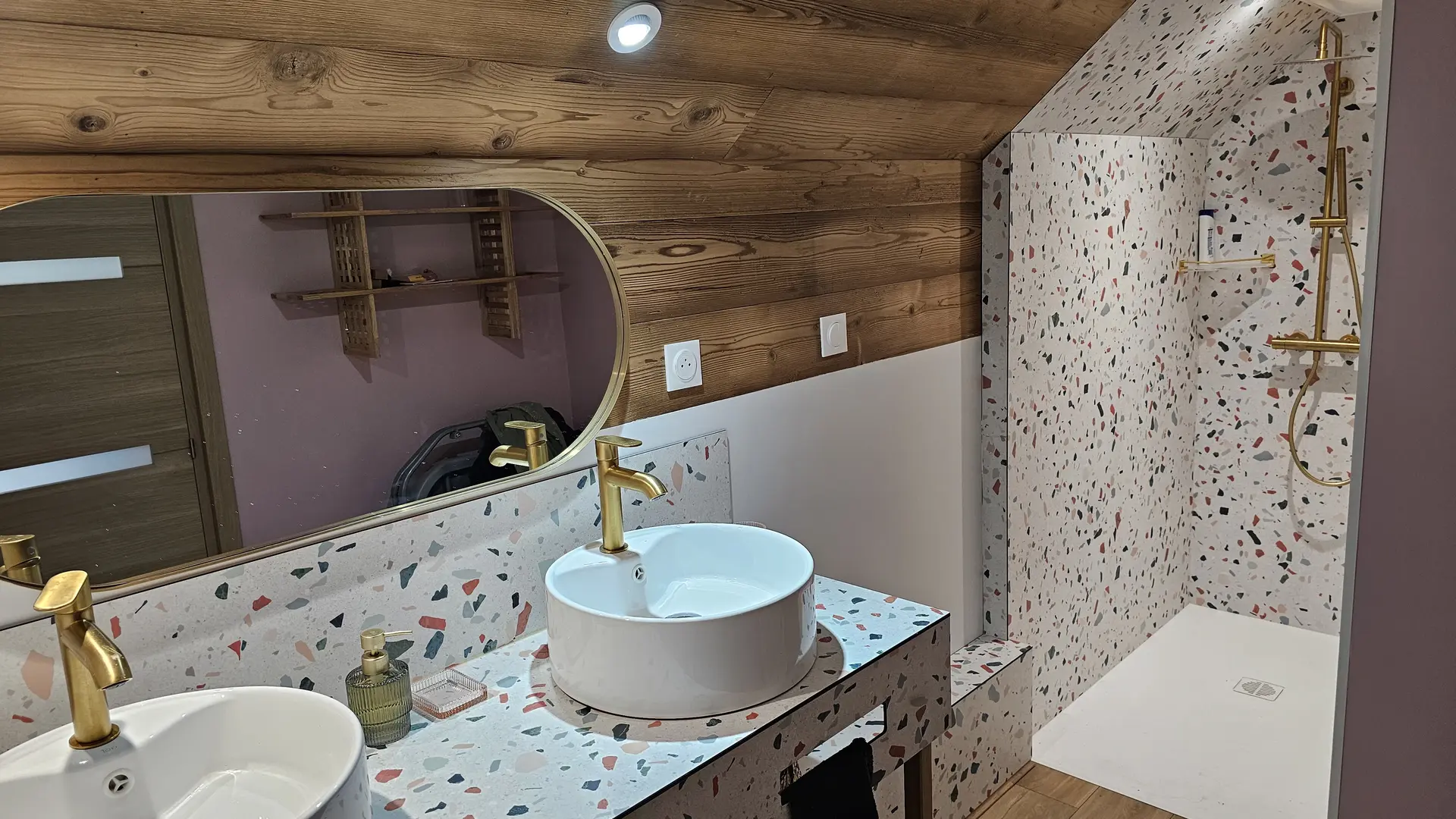 Péniche Mathurin, Salle de bain