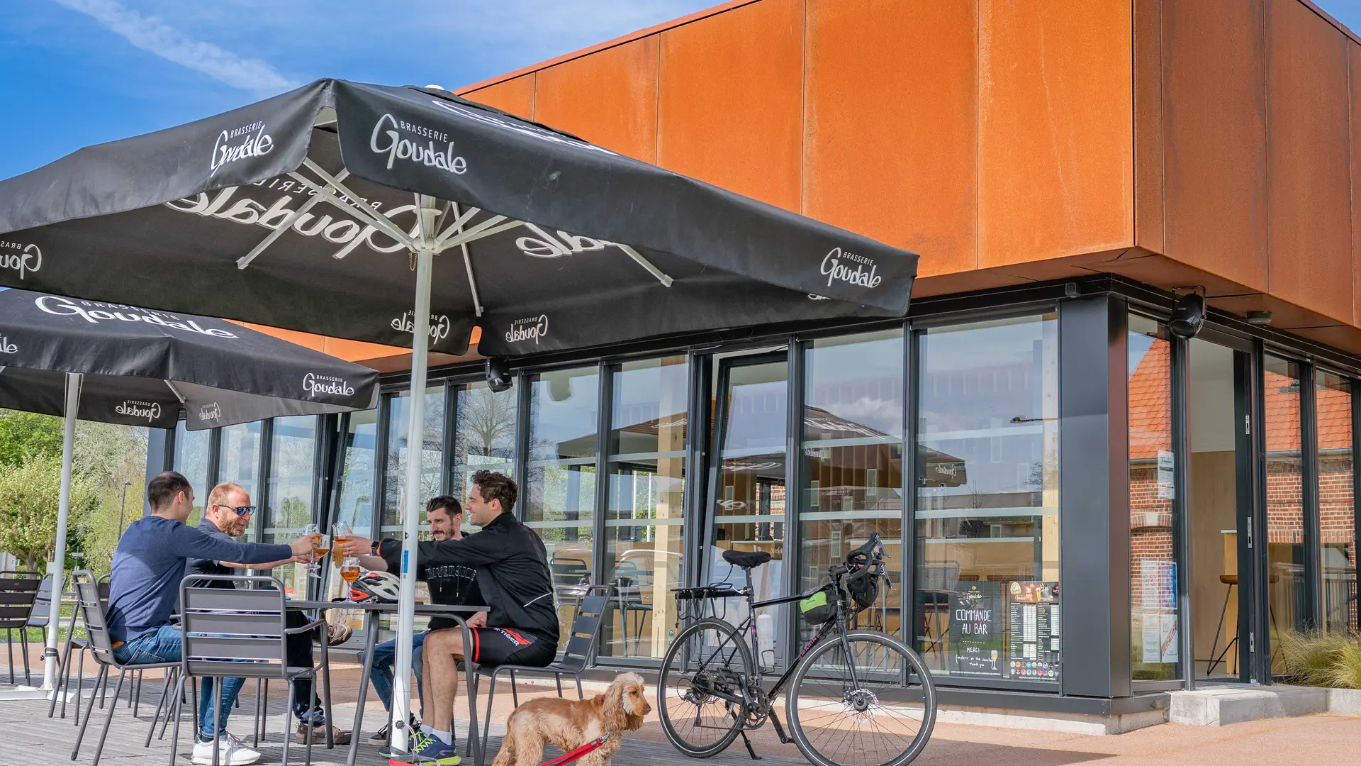 Terrasse - Port Fluvial d'Aire-sur-la-Lys