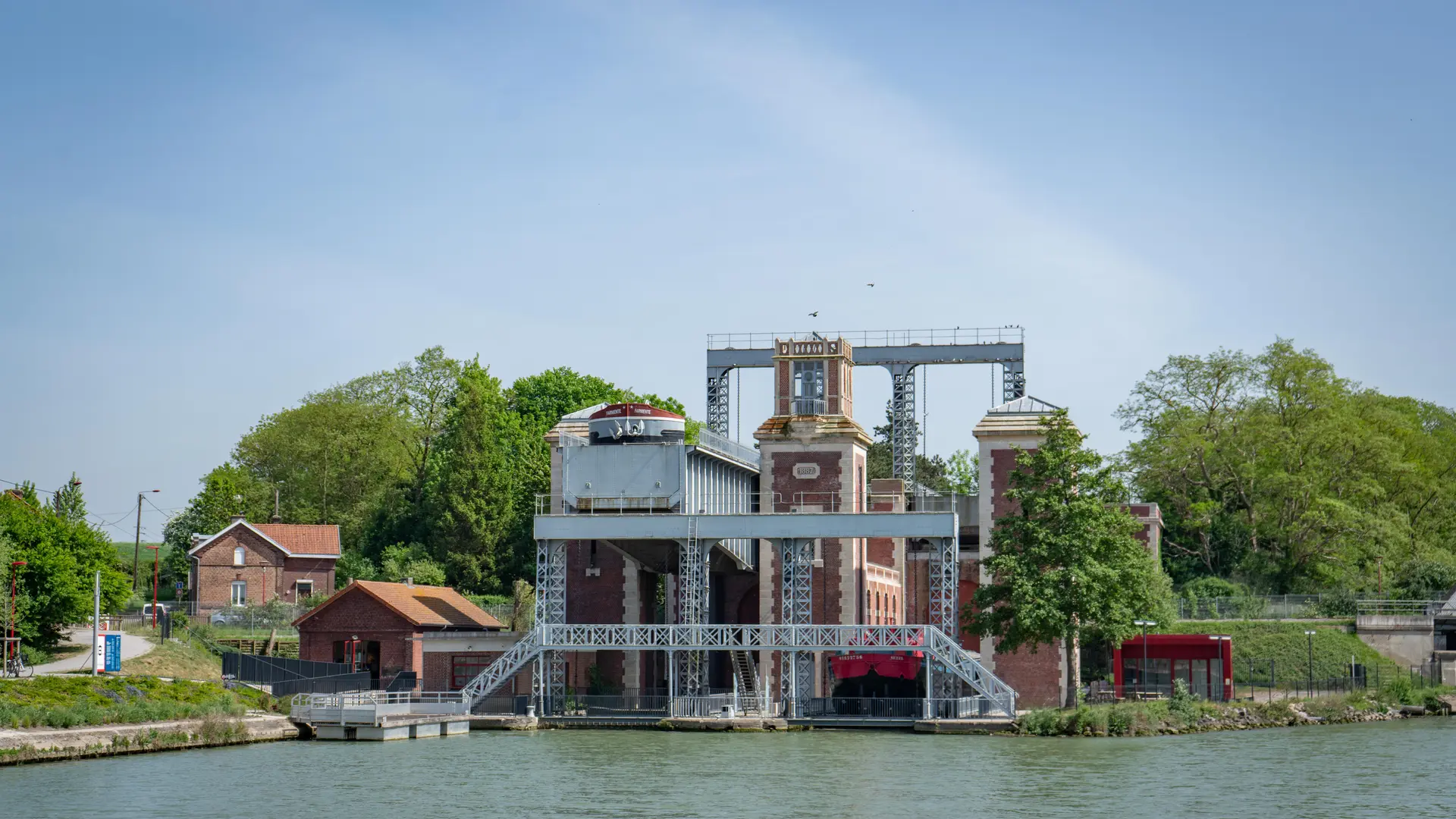 Extérieur - Ascenseur à Bateaux des Fontinettes - Arques