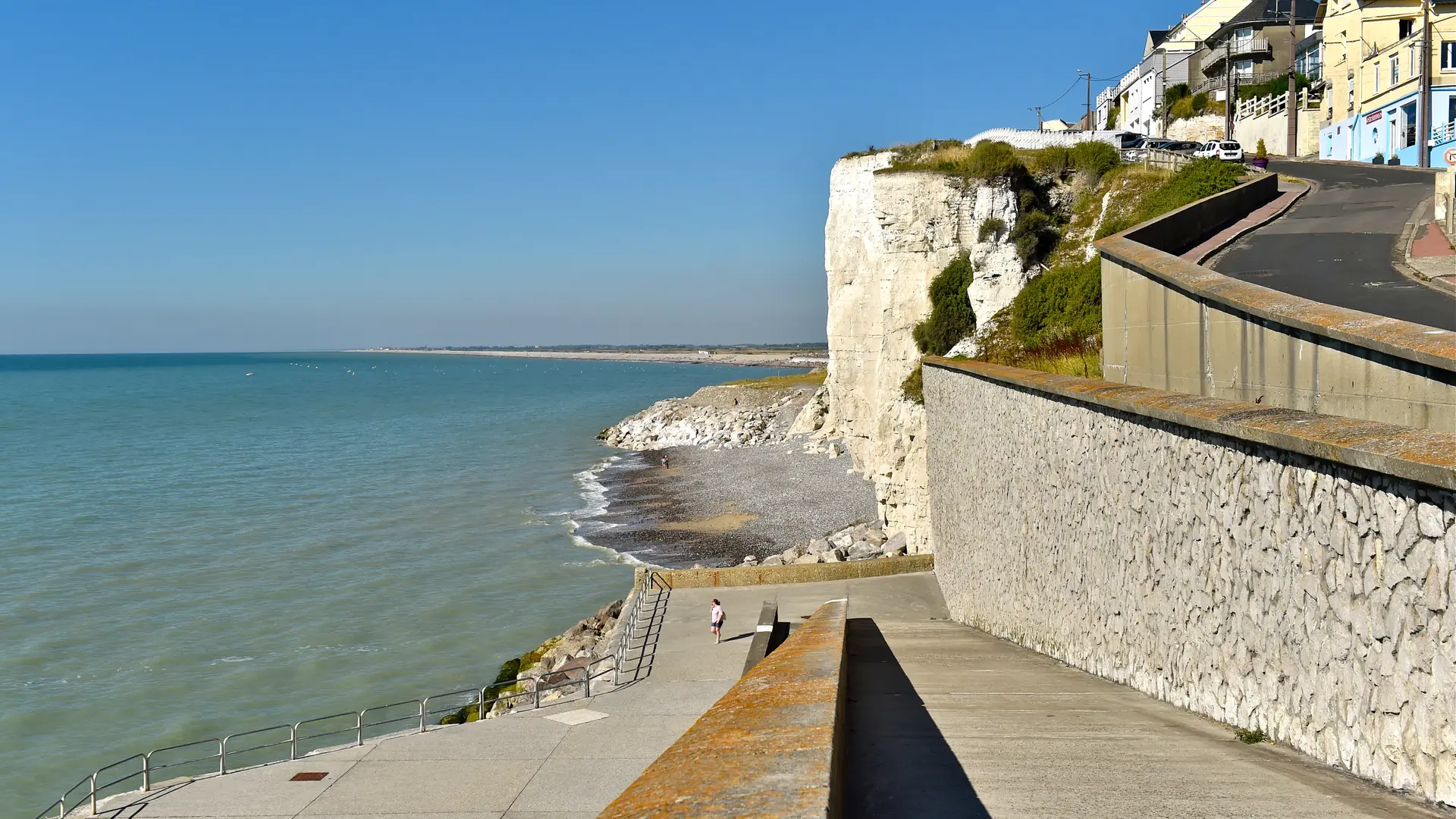 AULT_Esplanade_002