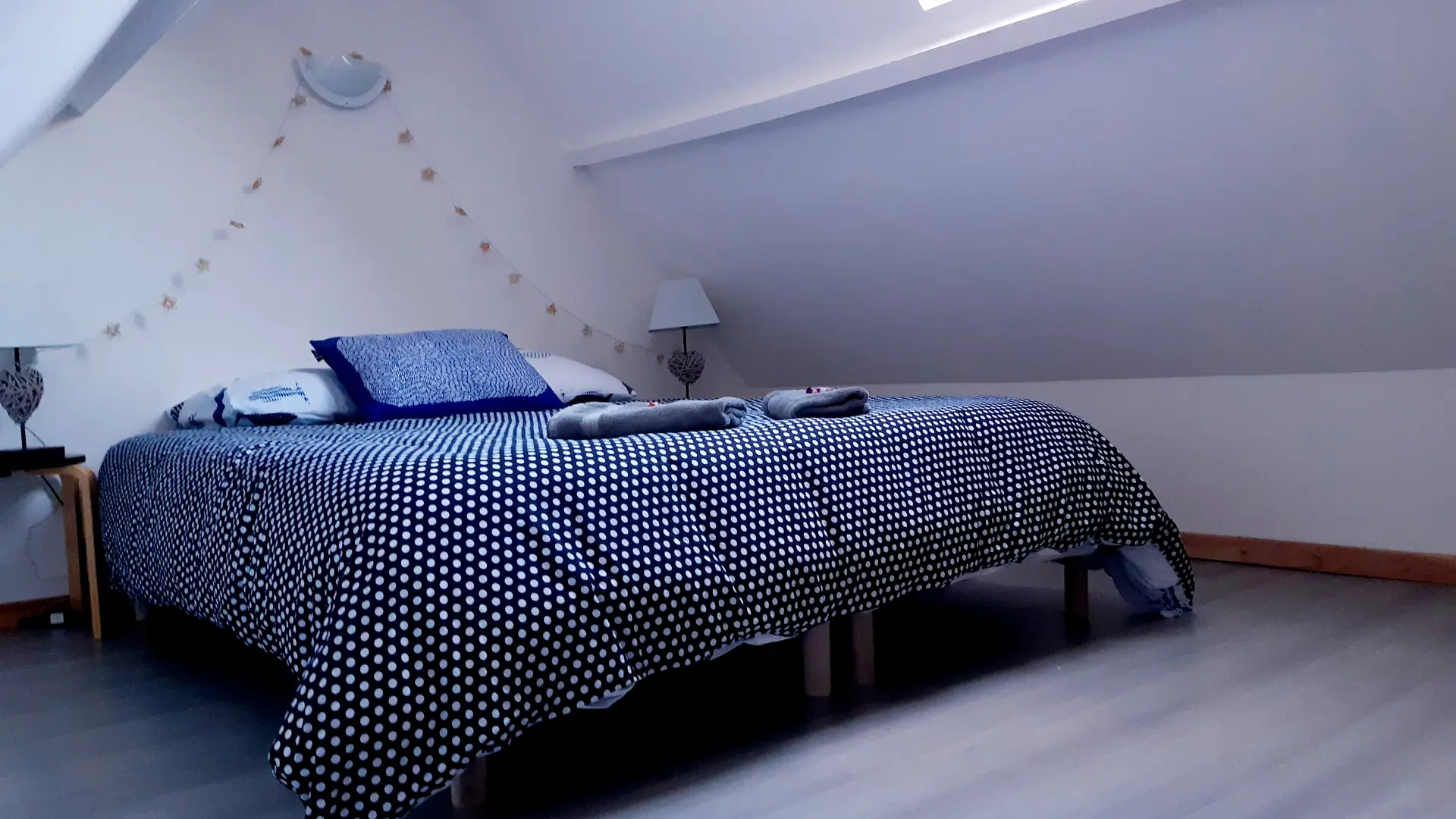 Chambre au 2e etage lit double et vue mer