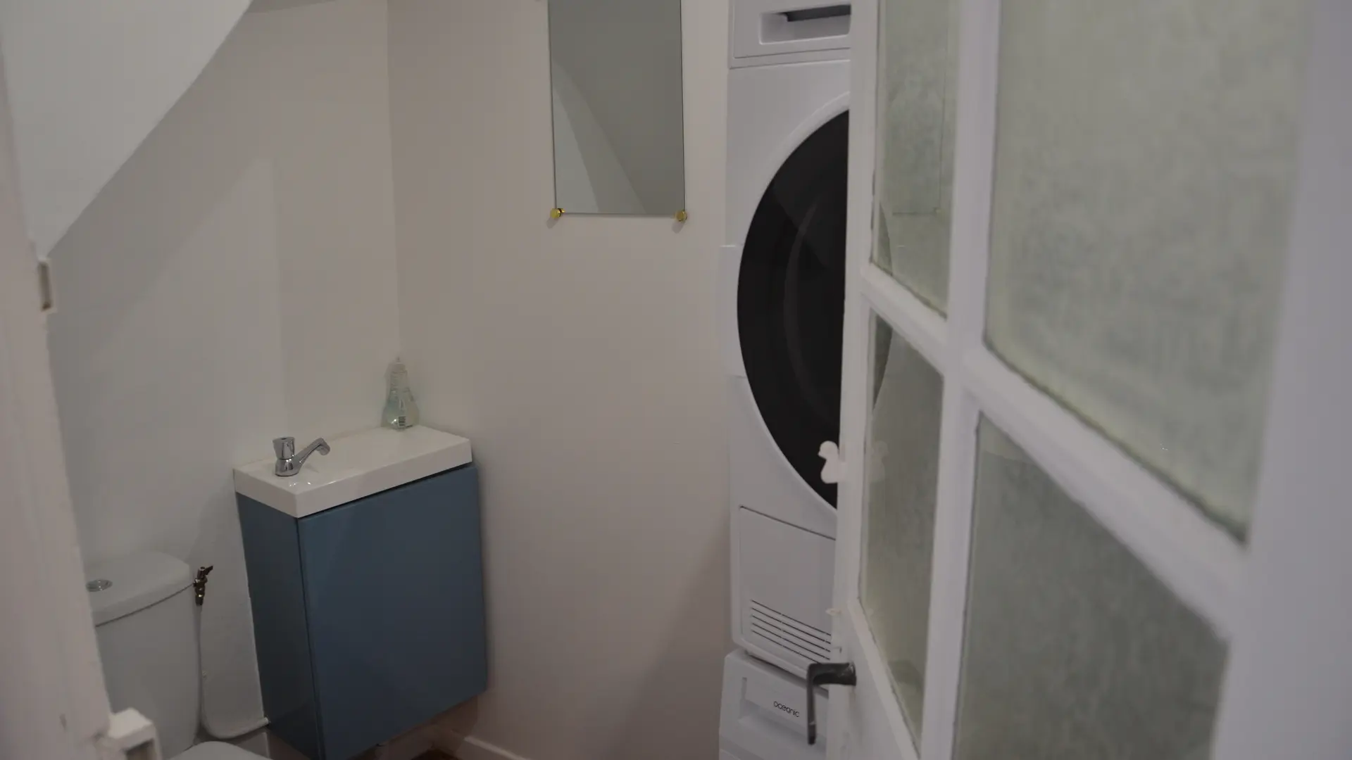 Buanderie avec WC indépendant en RDC