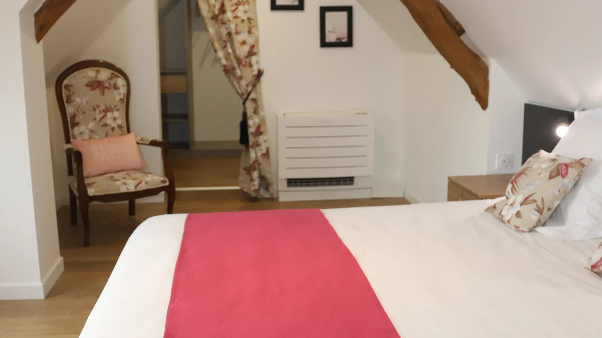 Gamaches_Gîte-Entre-Verre-et-Mer_2ème-Chambre-Etage@Mme-Godron_2024