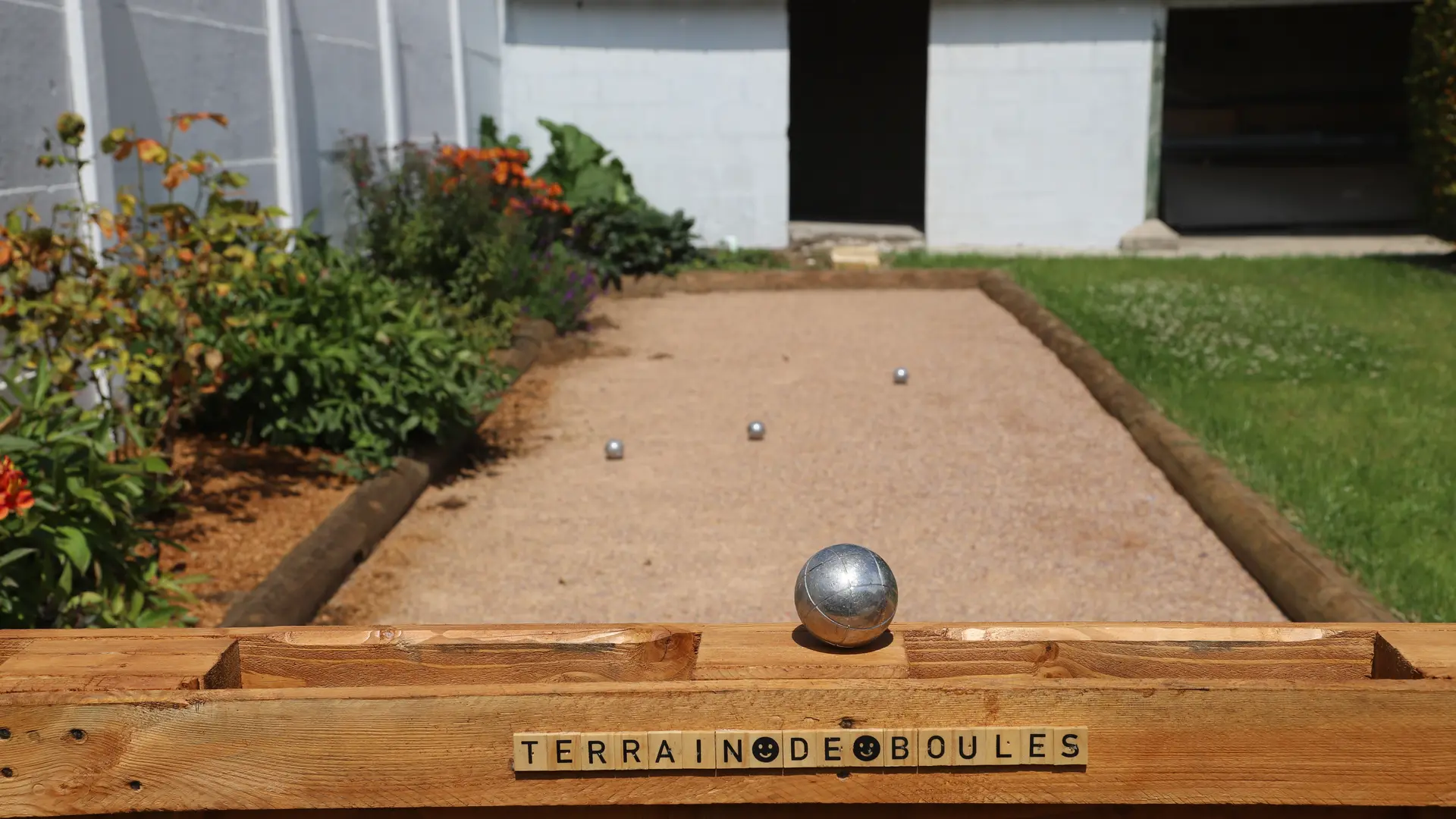 Gamaches_Gîte-Entre-Verre-et-Mer_Terrain-Boules@Mme-Godron_2024
