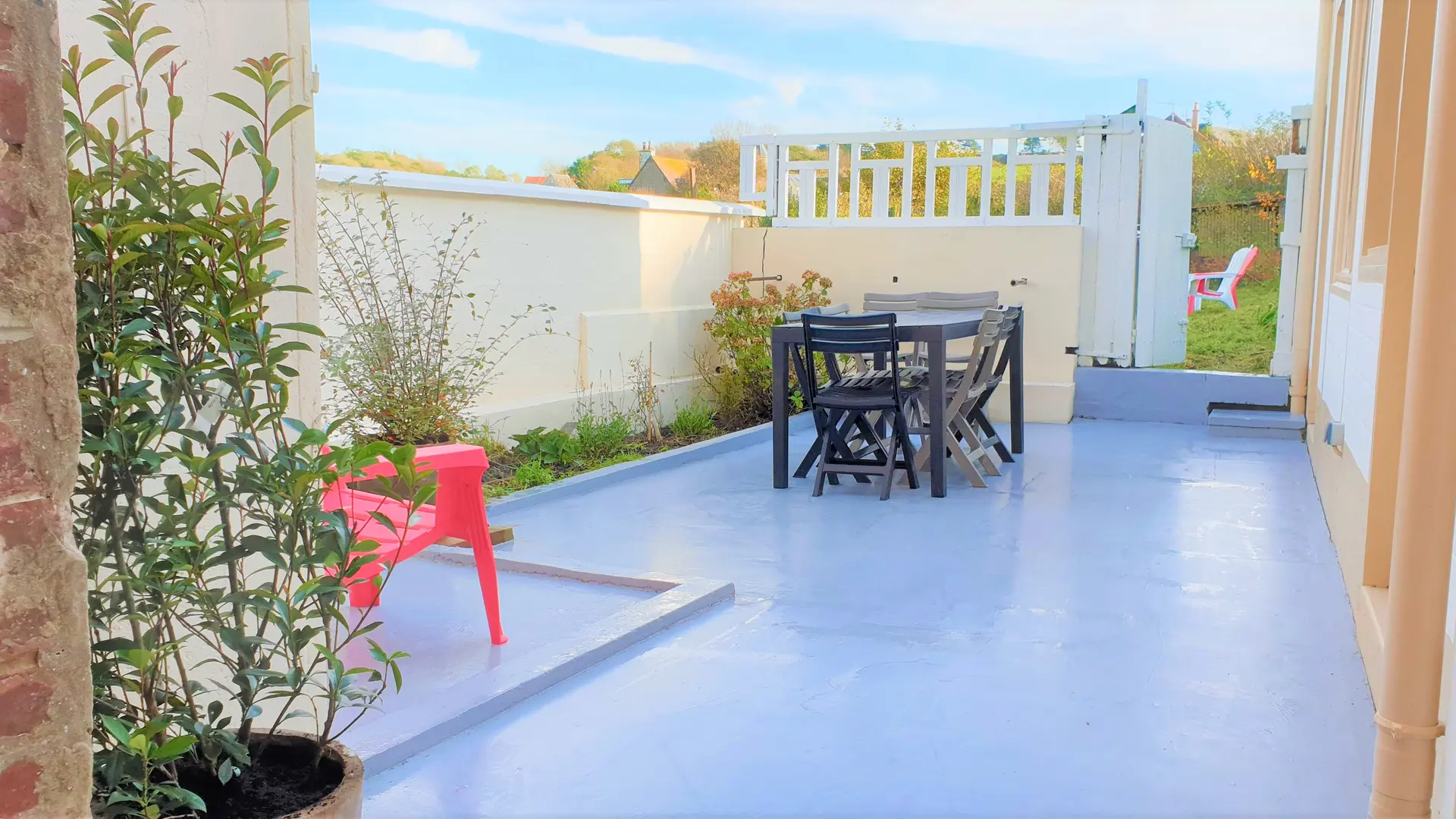 Terrasse de 30m2 vue mer et village à l'abri des regards