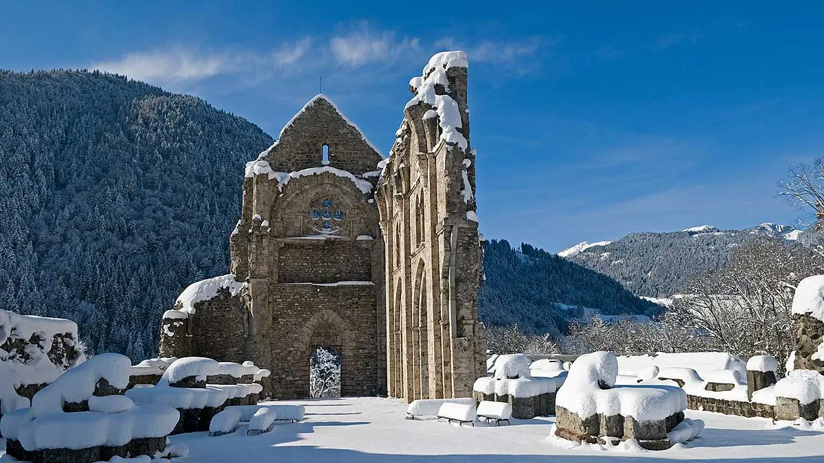 L'abbatiale en hiver