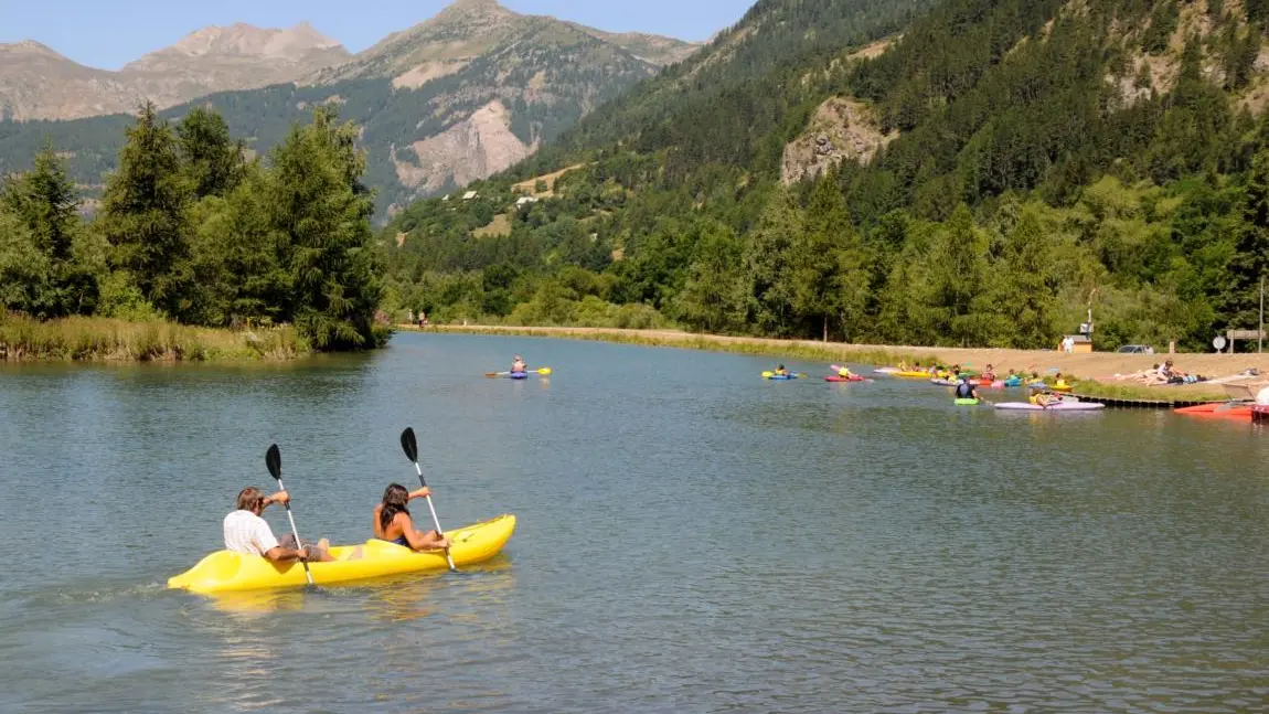 Canoë à la base de loisirs d'Orcières