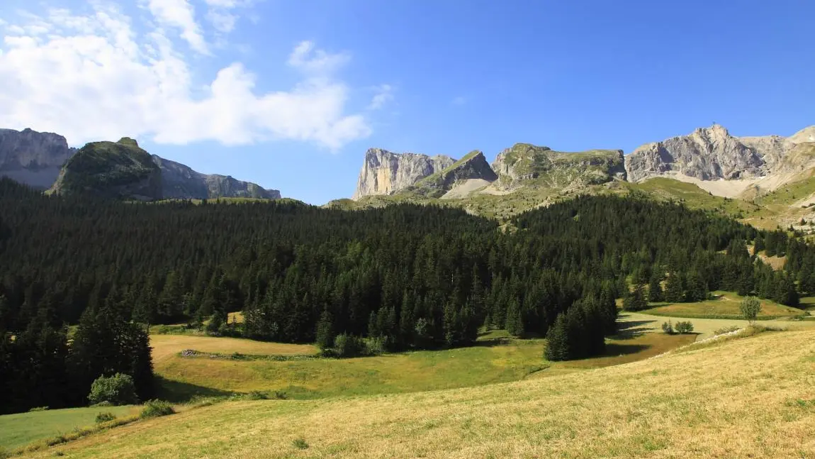 Le Pic de Bure situé dans le massif du Dévoluy et qui culmine à 2709 mètres.