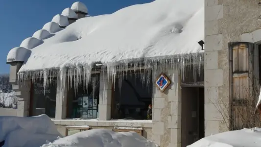 Office de tourisme sous la neige