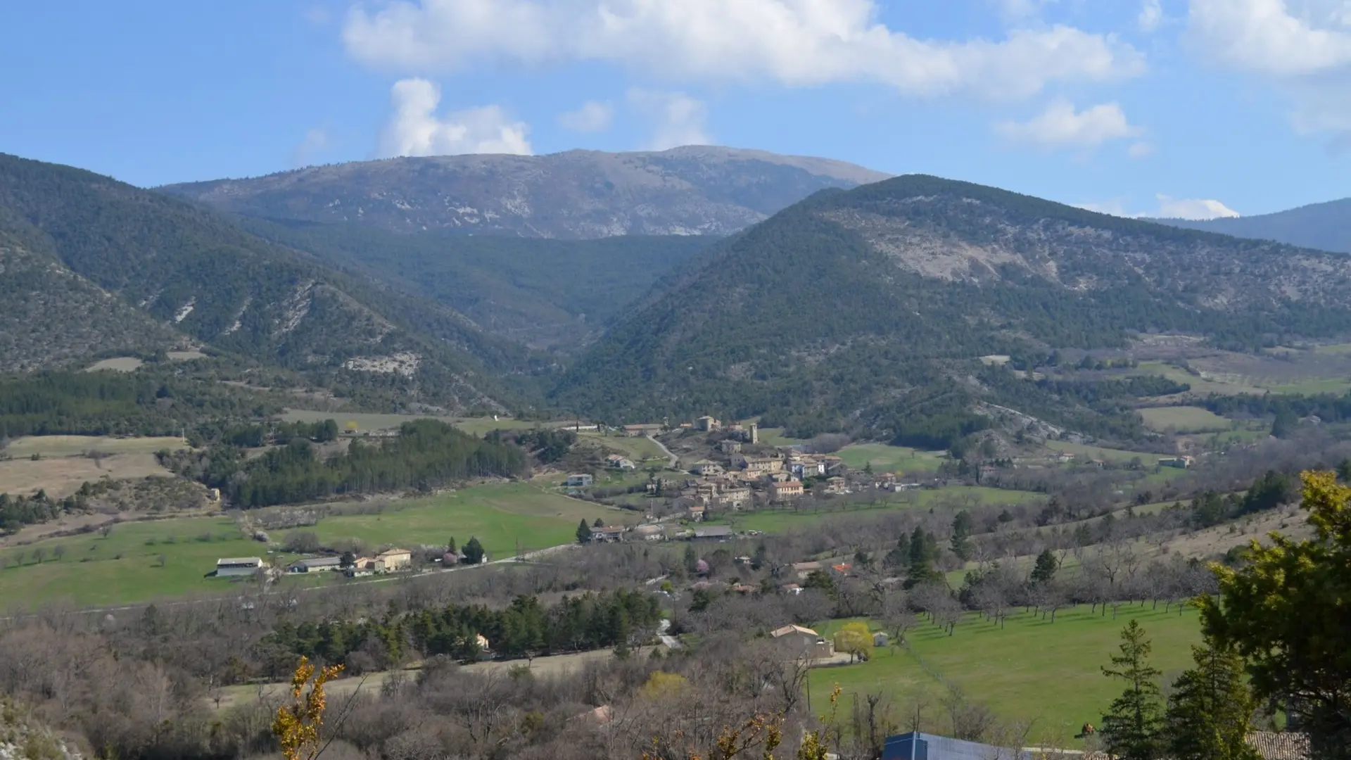 Village de Montmorin