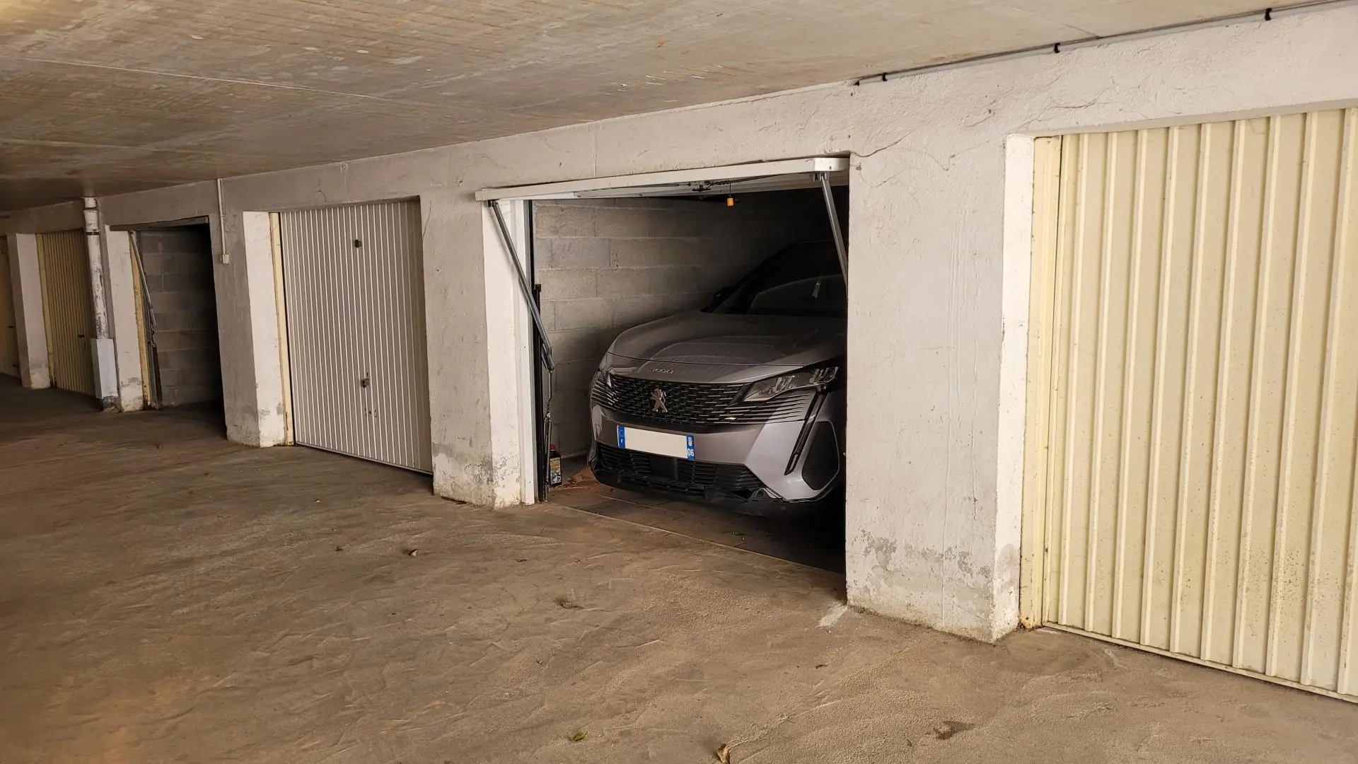 Garage privatif Gîte La Riviera 2- Antibes/Juan les Pins - Gîtes de France Alpes-Maritimes