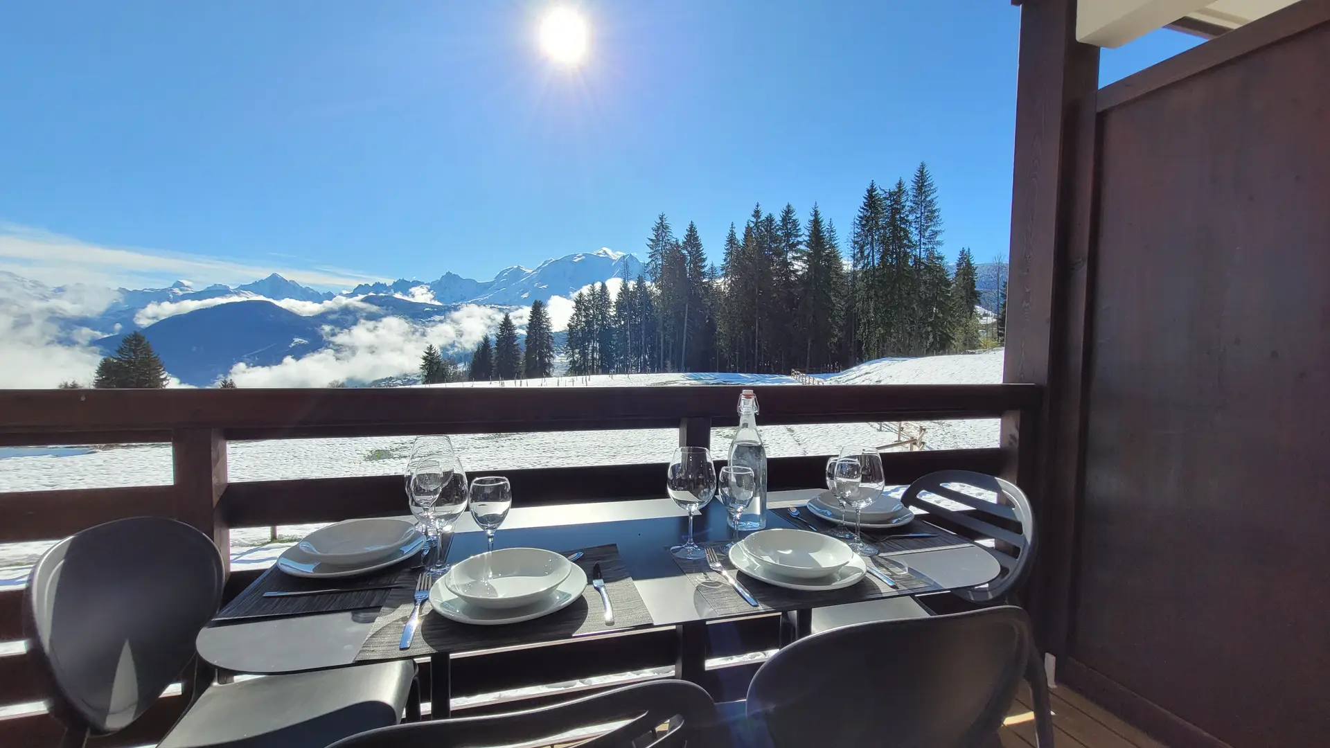 table à manger sur balcon