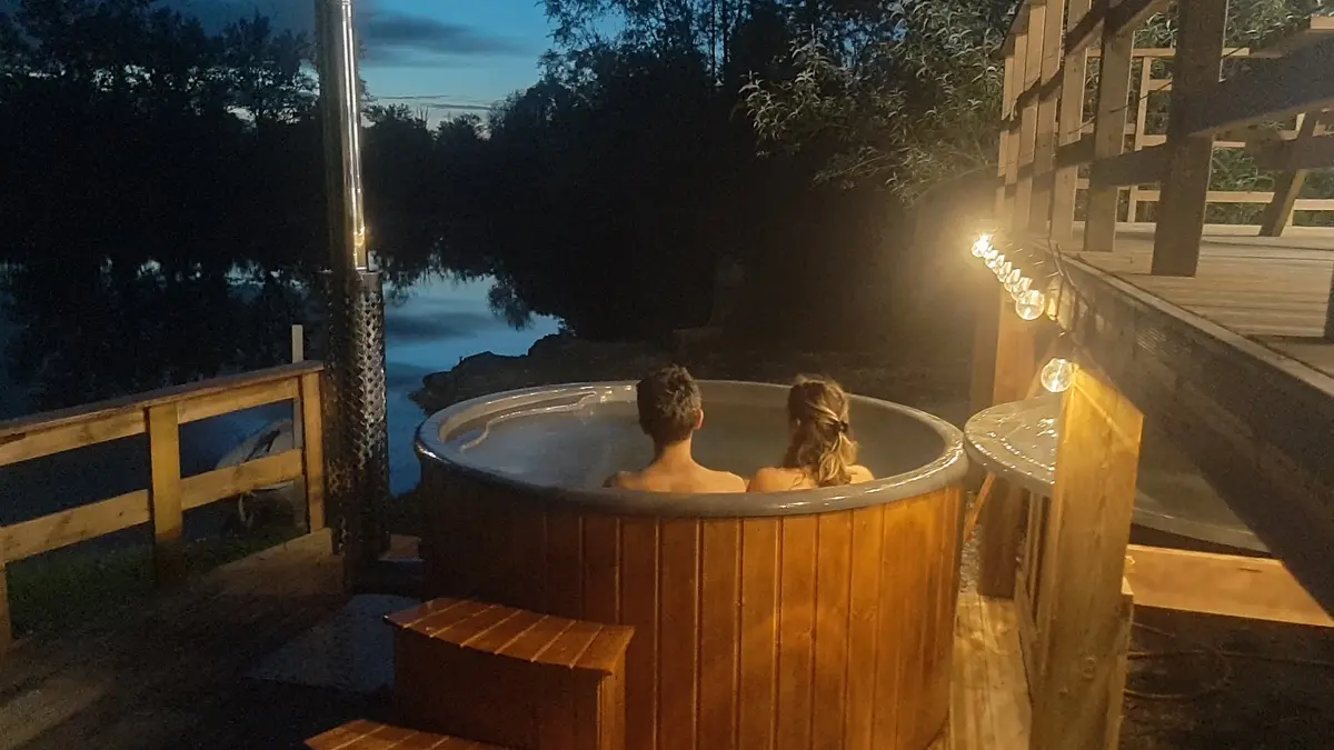 Bain nordique en nocturne