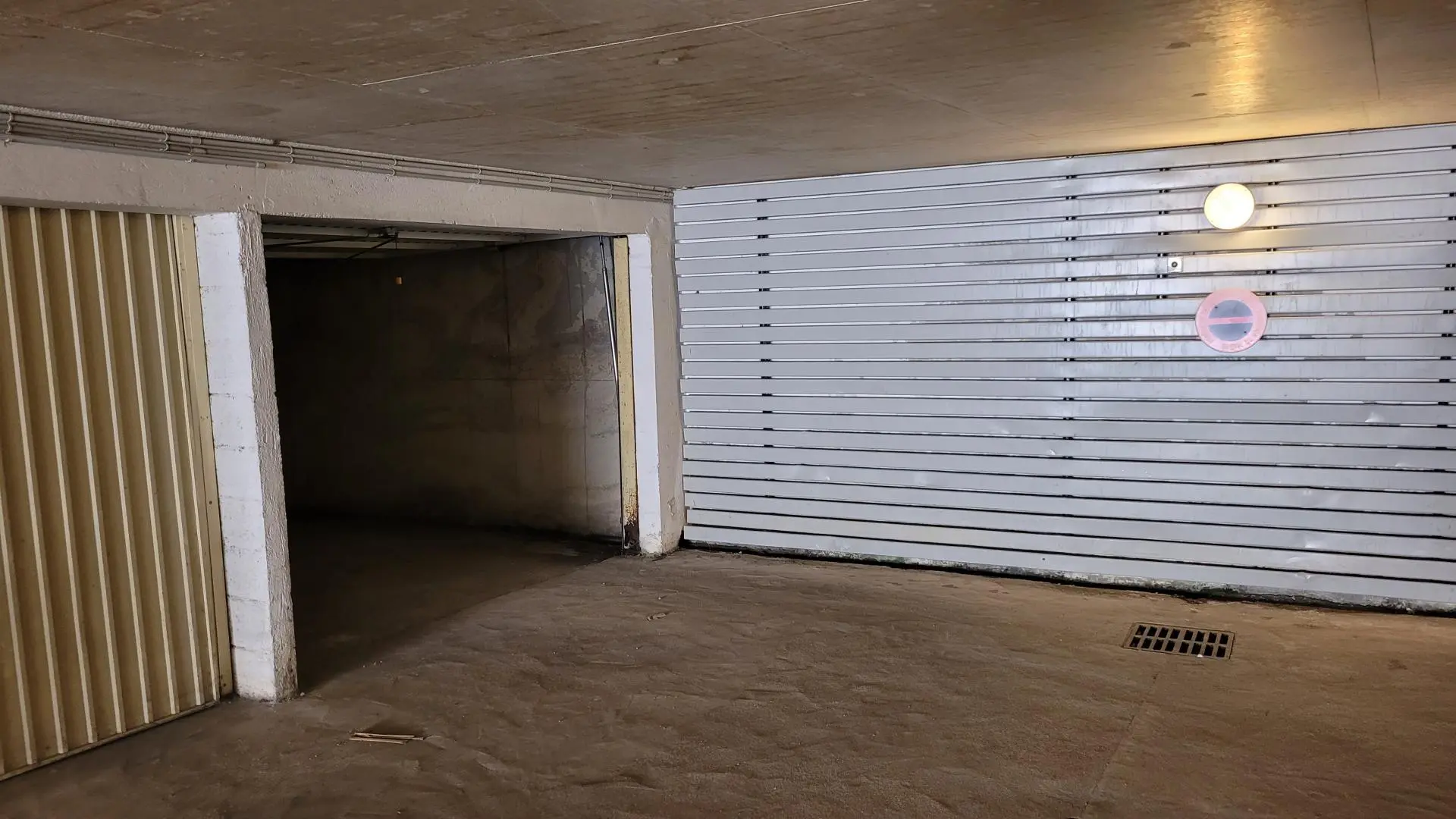 Garage privatif Gîte La Riviera 2- Antibes/Juan les Pins - Gîtes de France Alpes-Maritimes