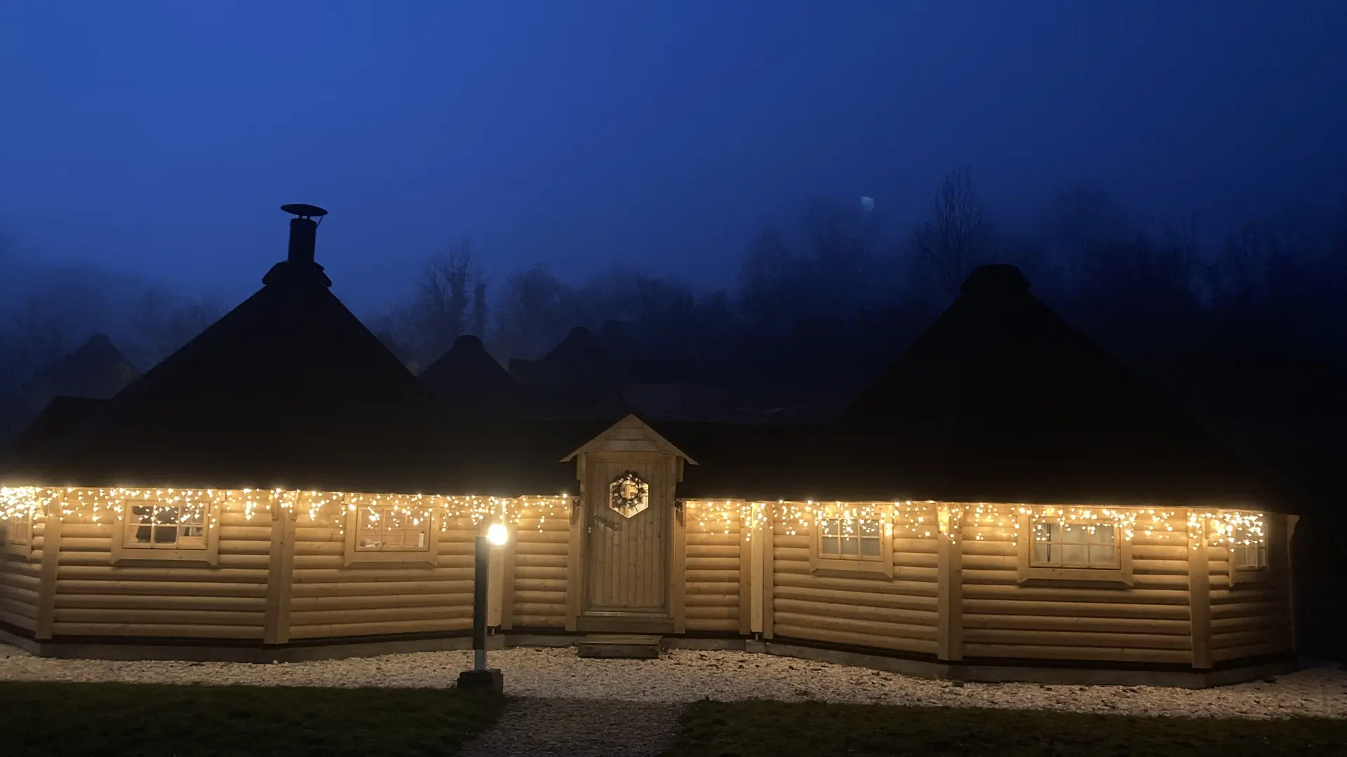 Vue extérieure Kota décoré pour Noël