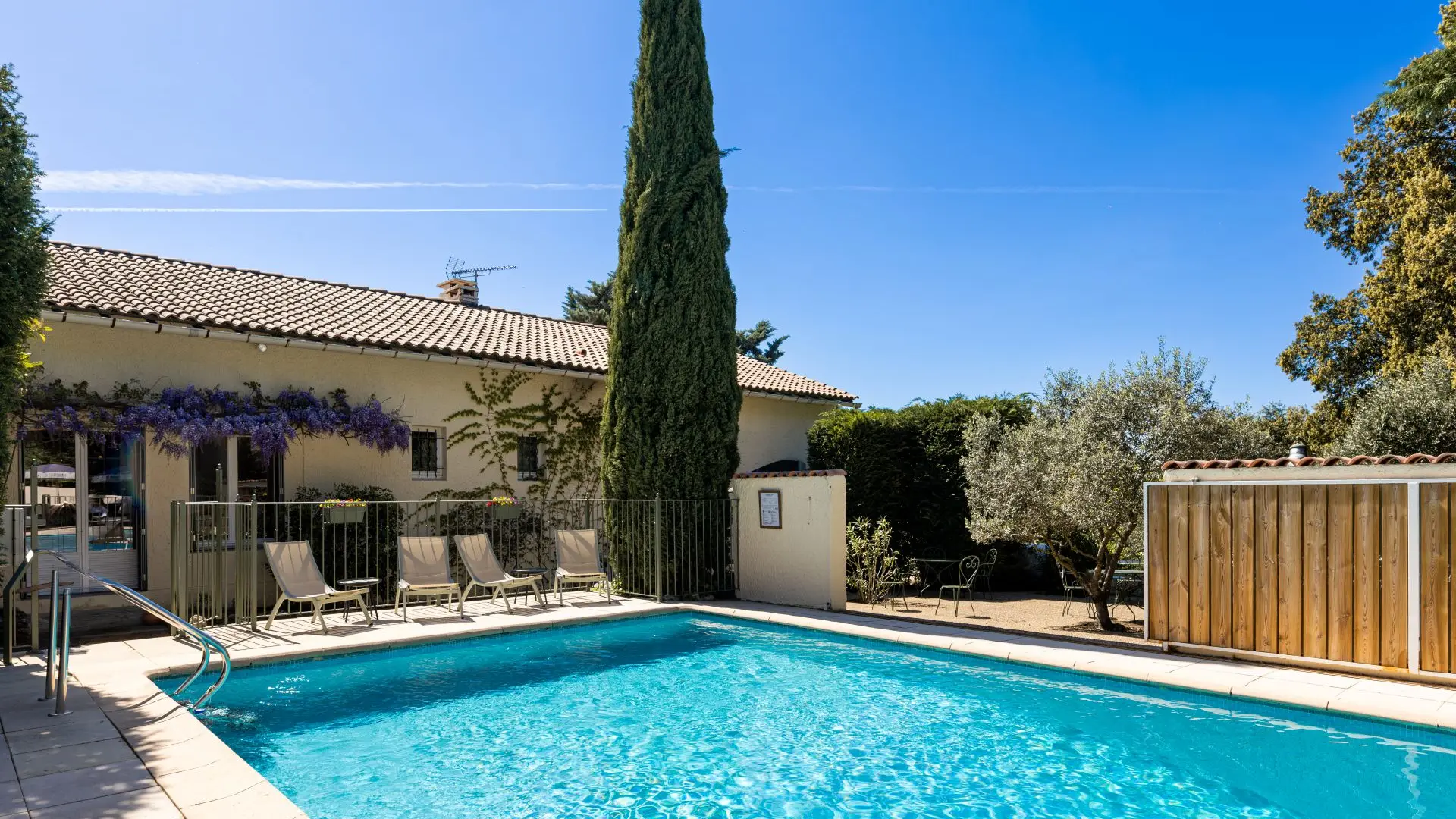 Hôtel la Garrigue_Venasque