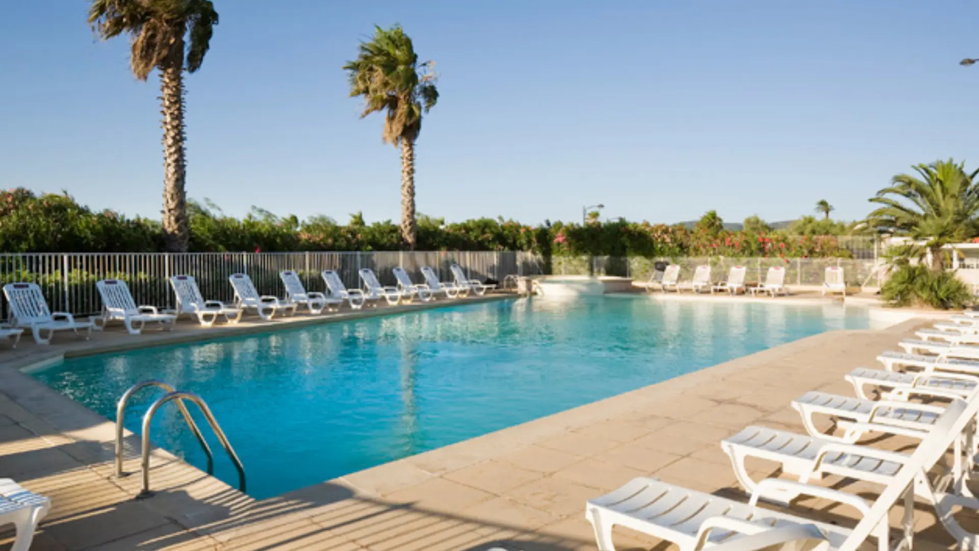 Hotel Mercure Thalasso & Spa Port-Fréjus  piscine