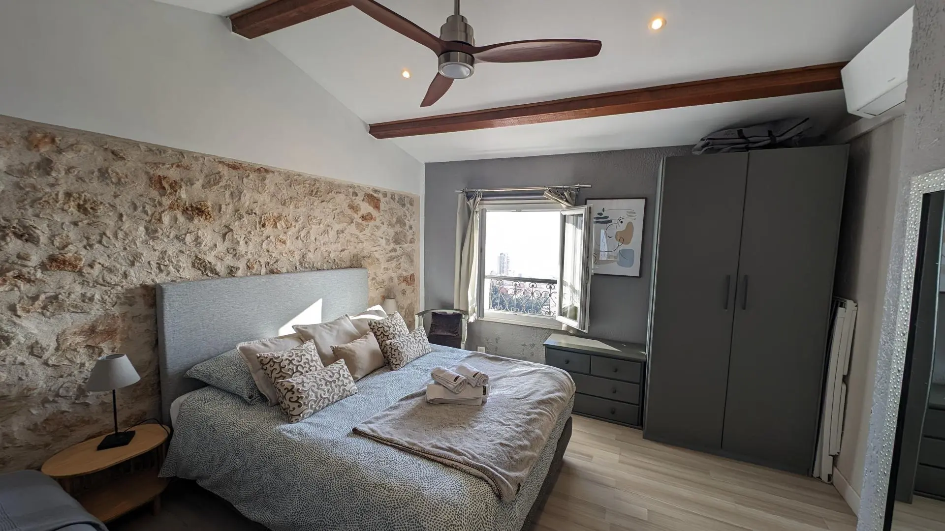 L'Olivier-Chambre séparée Lit double-Beausoleil-Gîtes de France des Alpes-Maritimes