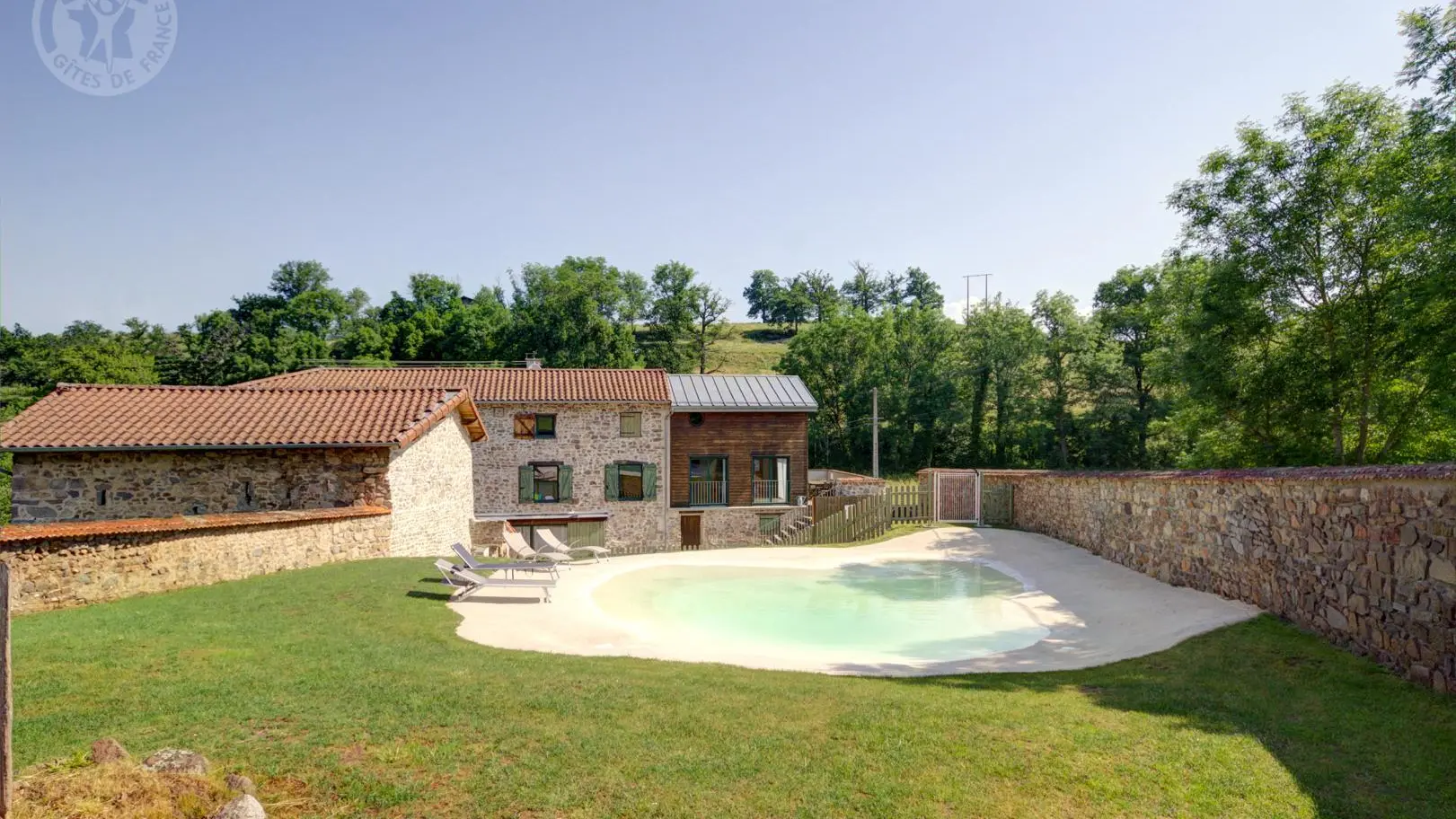 Piscine lagon (environ 7m de diamètre et 1,40m en profondeur maximum)