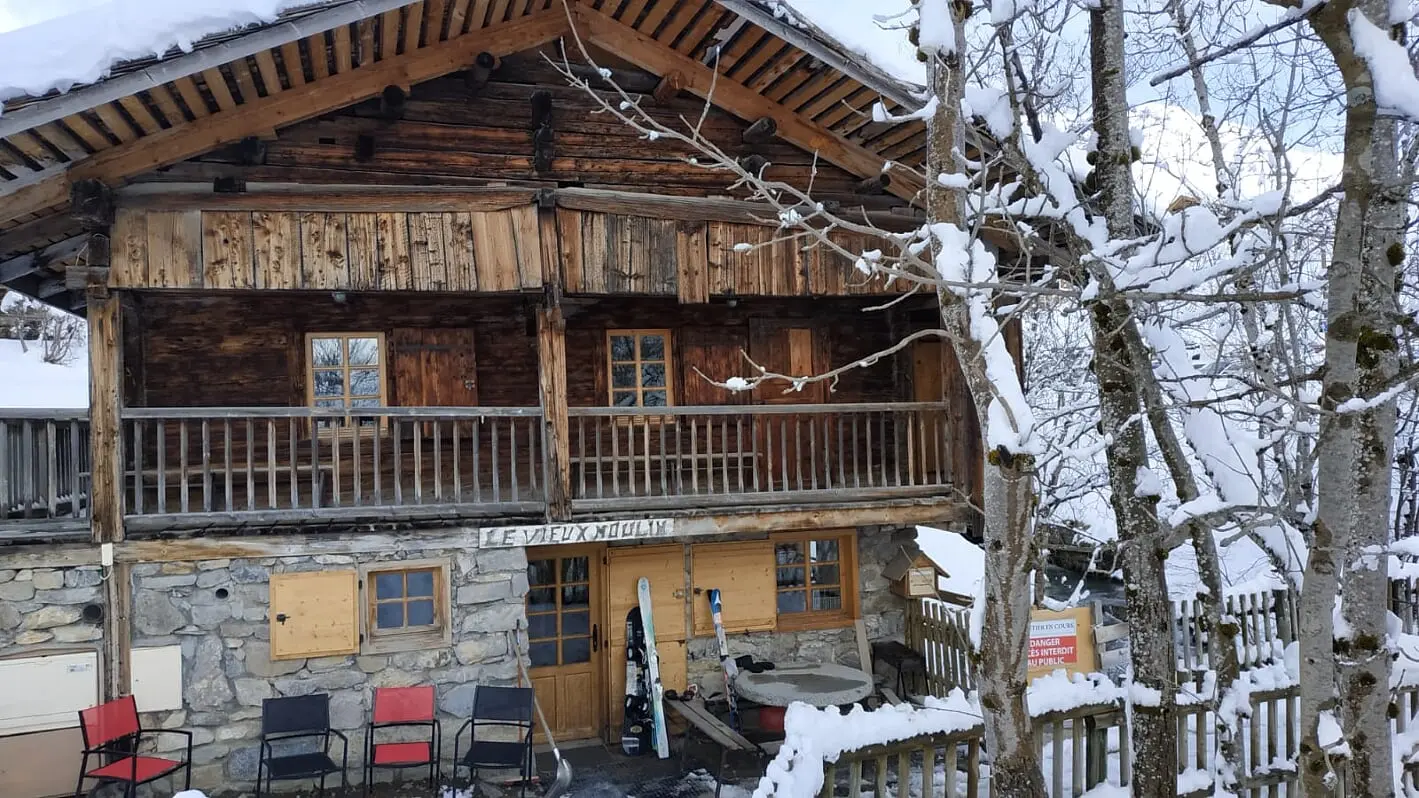 Facade chalet hiver
