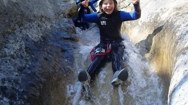 canyoning avec le bureau des guides des 2 Vallées