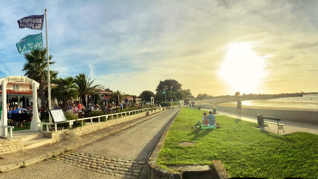 La HR Beach Brasserie