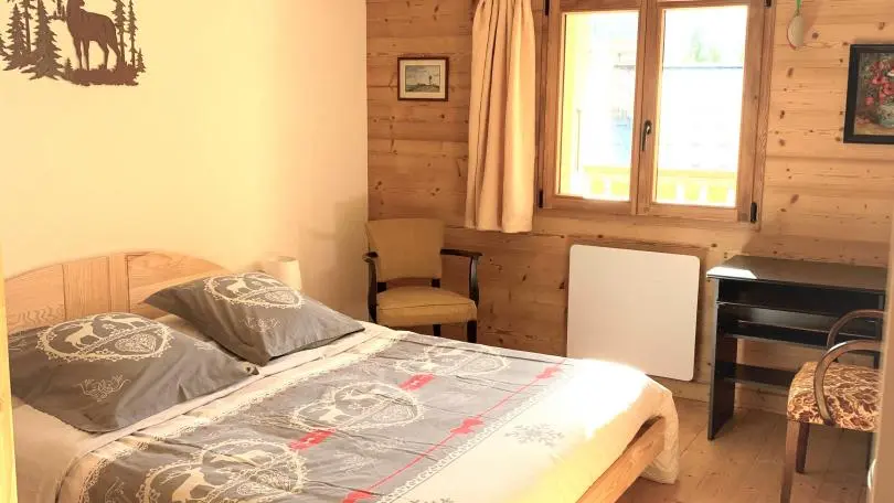 CHAMBRE LIT QUEEN SIZE