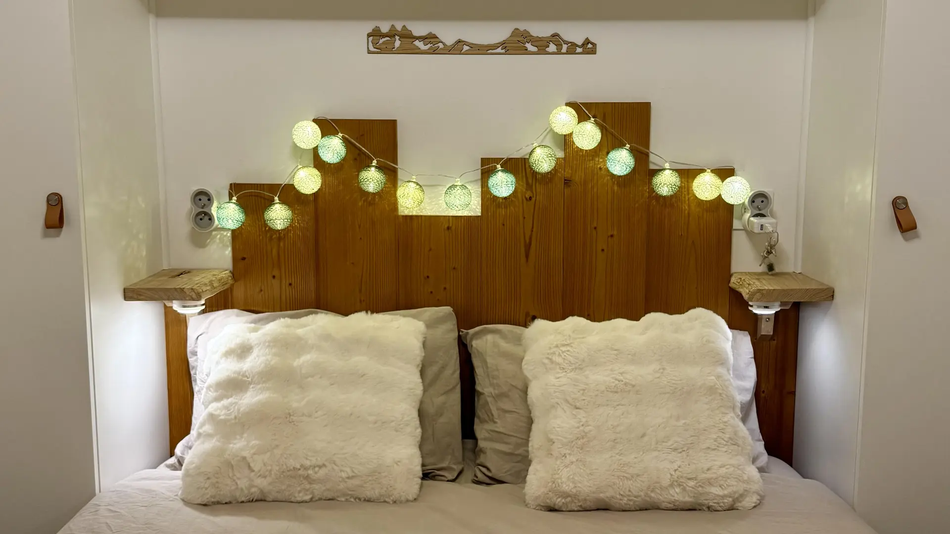 Chambre avec lit double