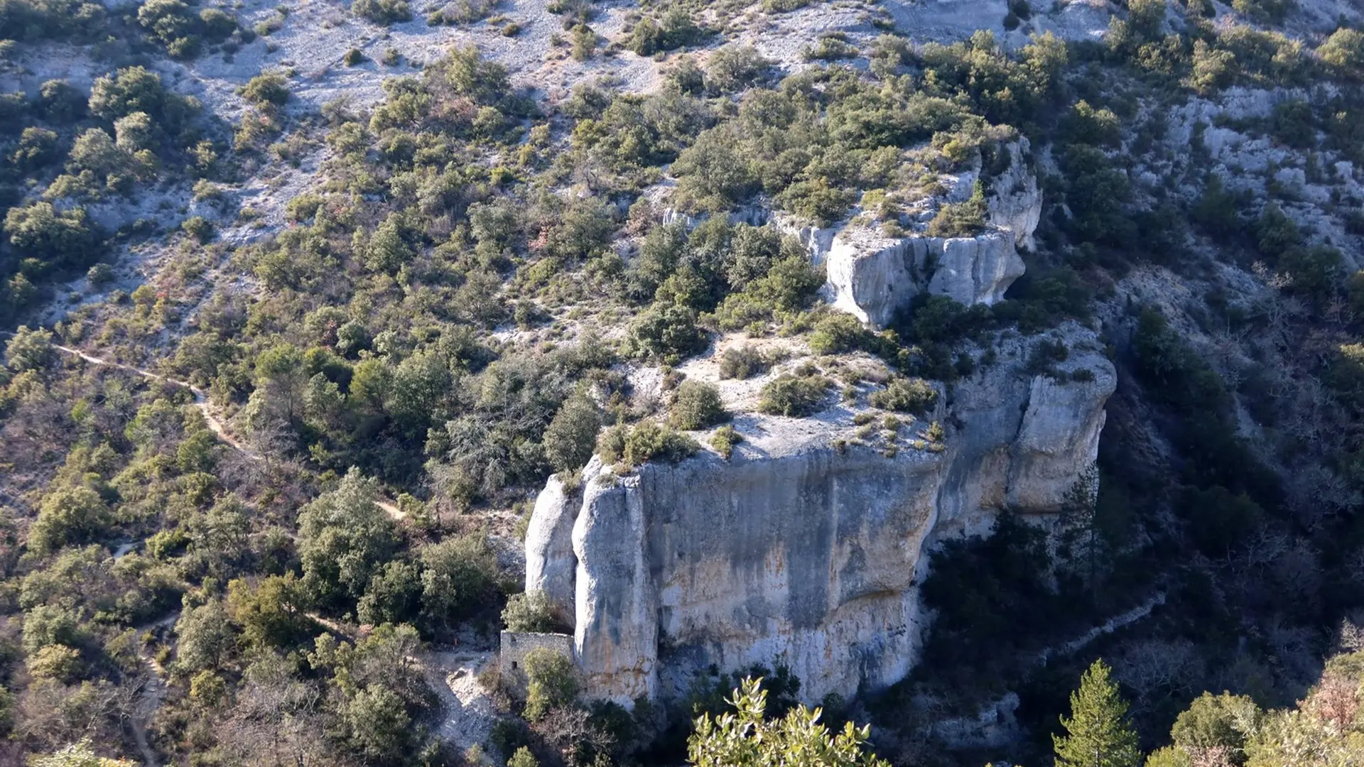 Véroncle depuis la rive gauche