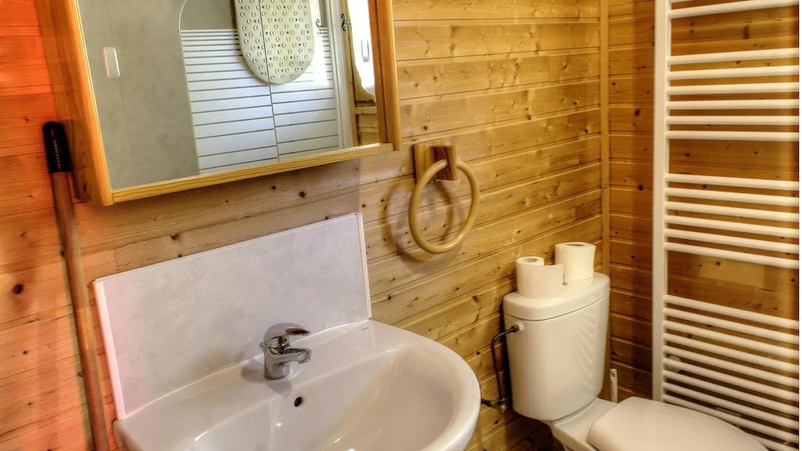 Gîte Epicéa-Salle de bain/WC-La Bollène-Vésubie-Gîtes de France des Alpes-Maritimes