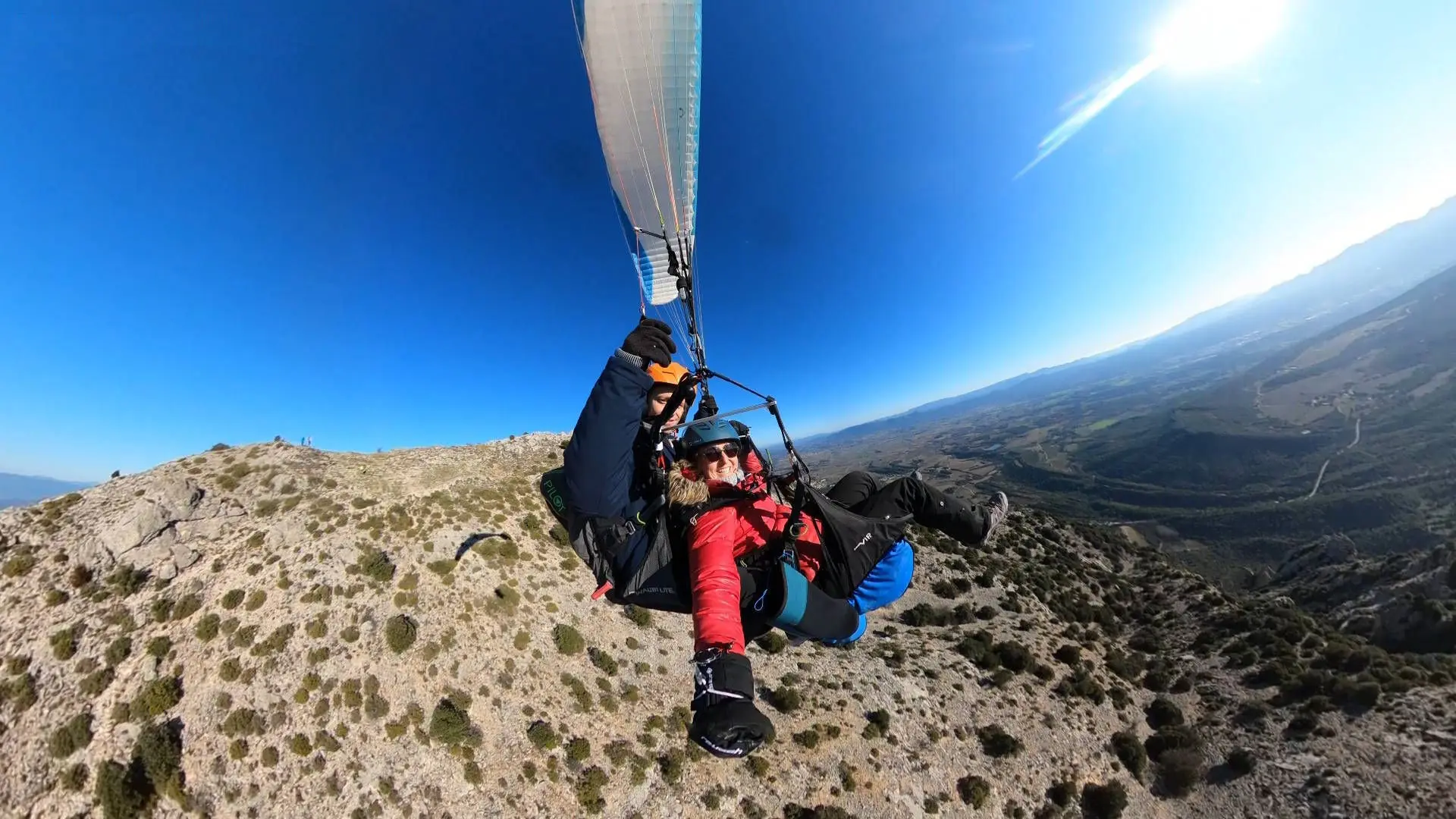 Randonnée et vol en parapente_Cabrières-d'AiguesRandonnée et vol en parapente_Cabrières-d'Aigues