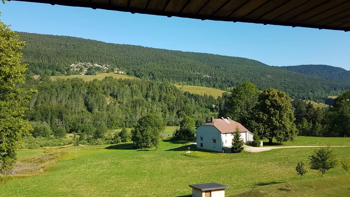 Vue panoramique et privilégiée depuis le salon