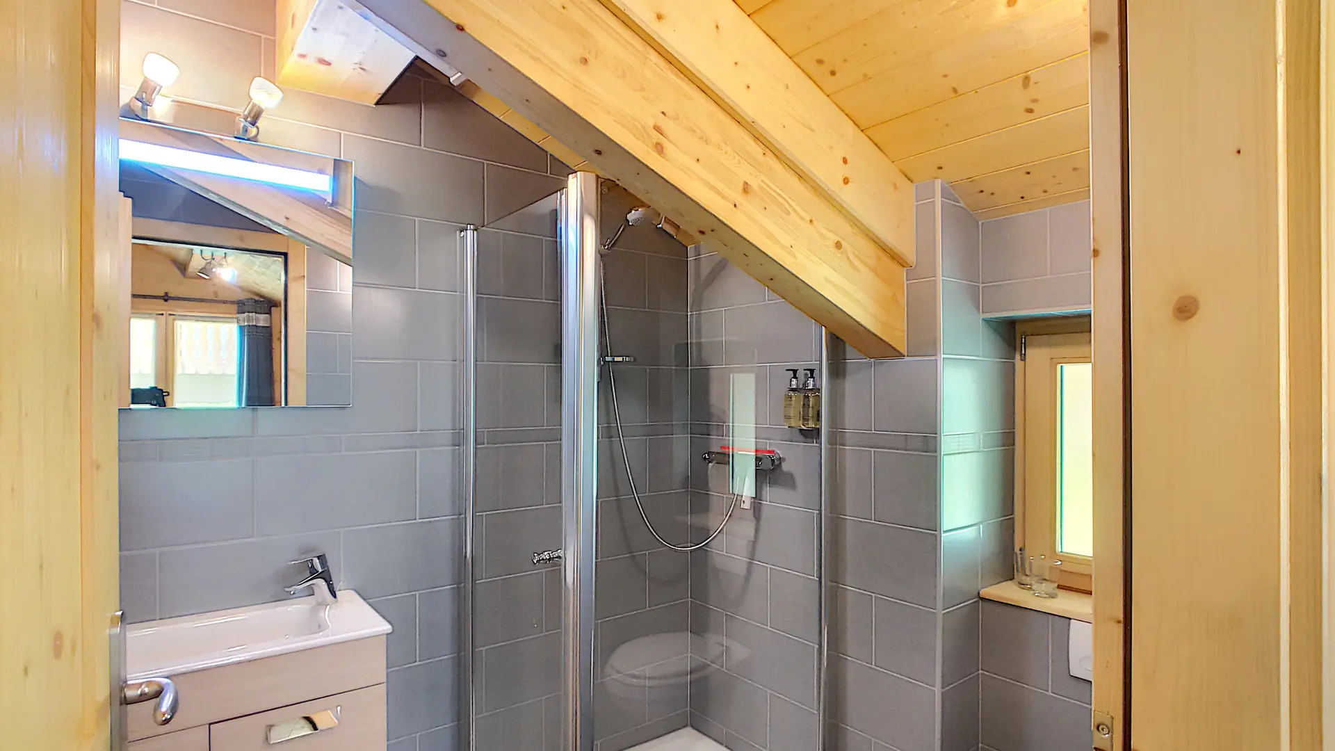 Salle de bains chambre 1