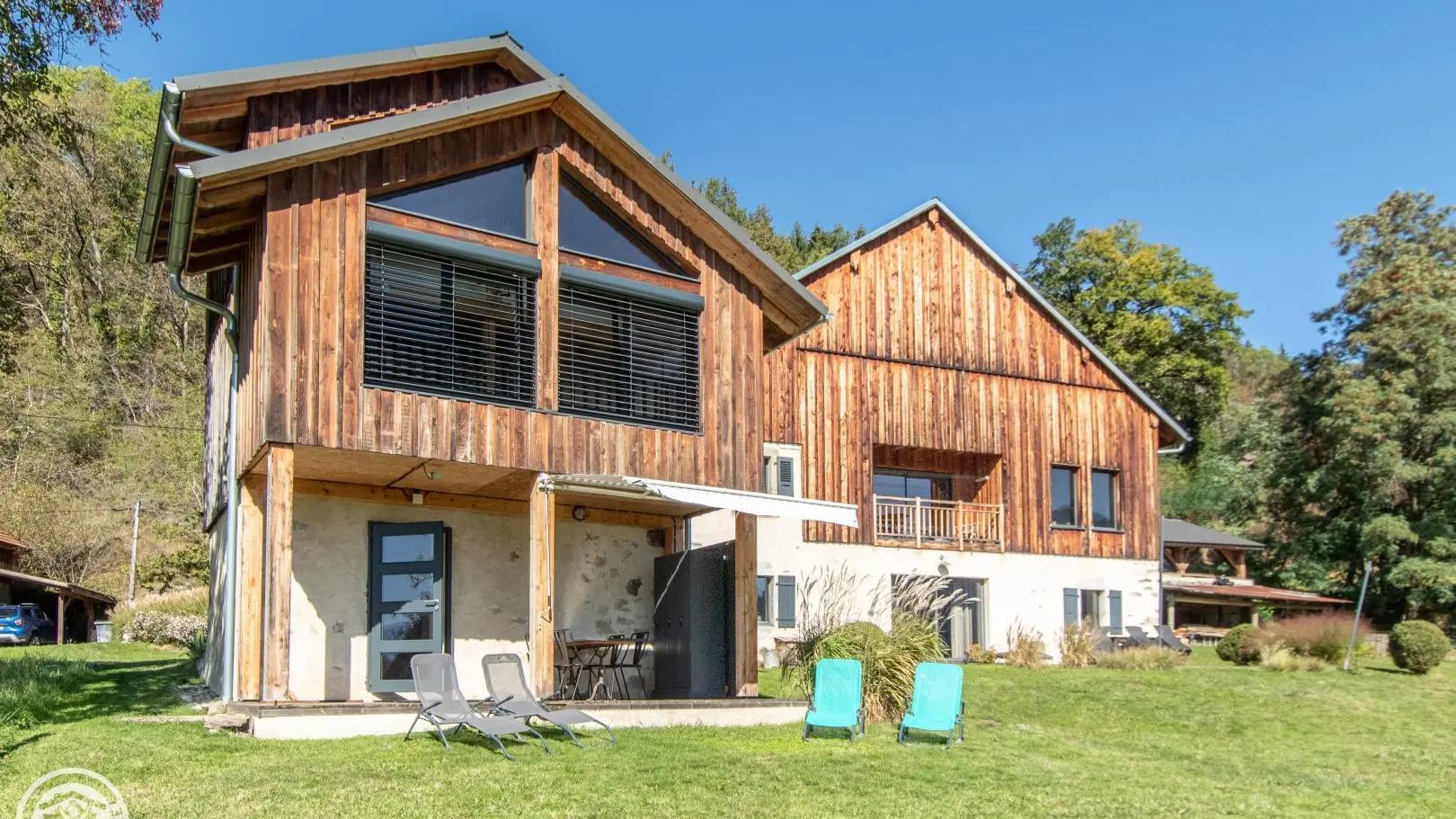 Le gîte est indépendant, avec une entrée et une terrasse abrité