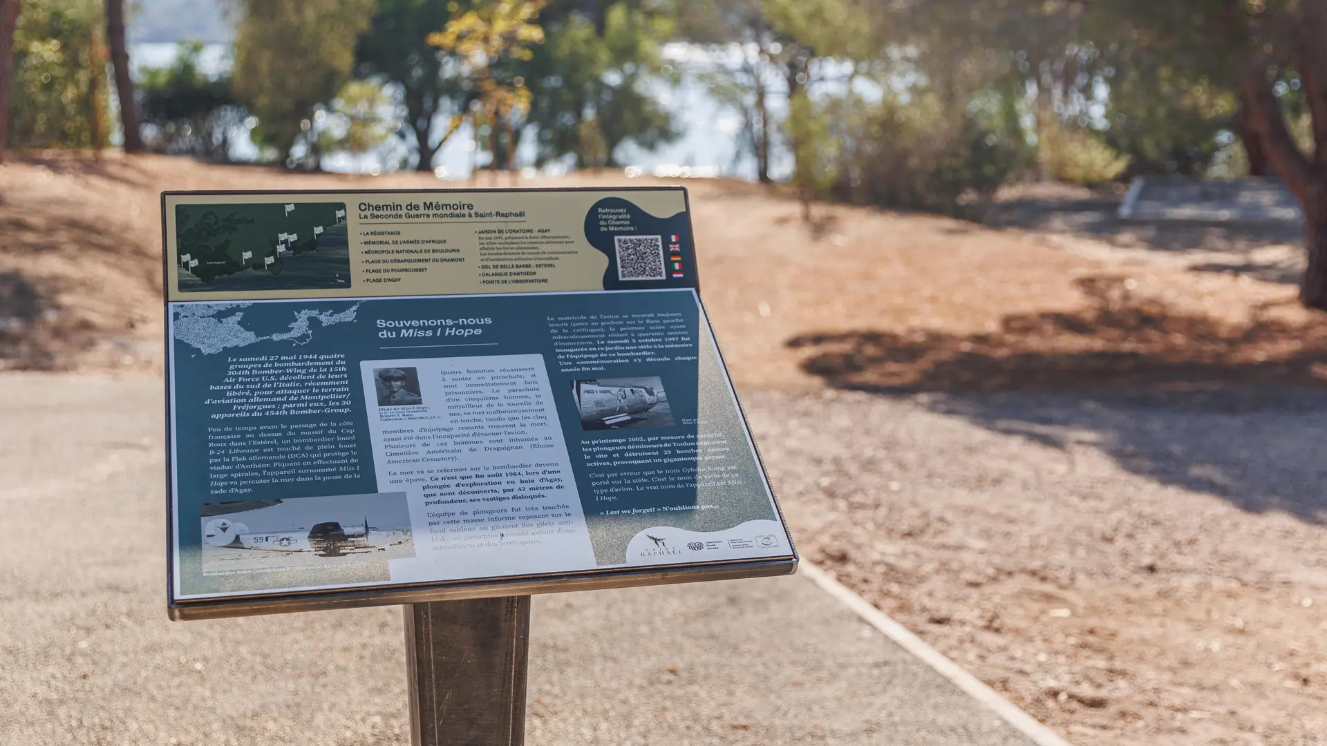 Tour bus le long du chemin de mémoire Saint-Raphaël