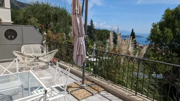 Le Cactus-Terrasse-Beausoleil-Gîtes de France des Alpes-Maritimes